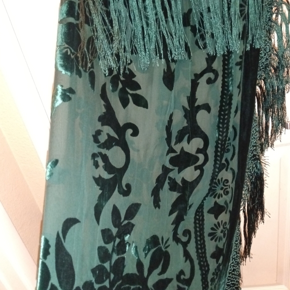 Burnout Velvet Elegant Fringe Trimmed Skirt Set Size S - Picture 4 of 6